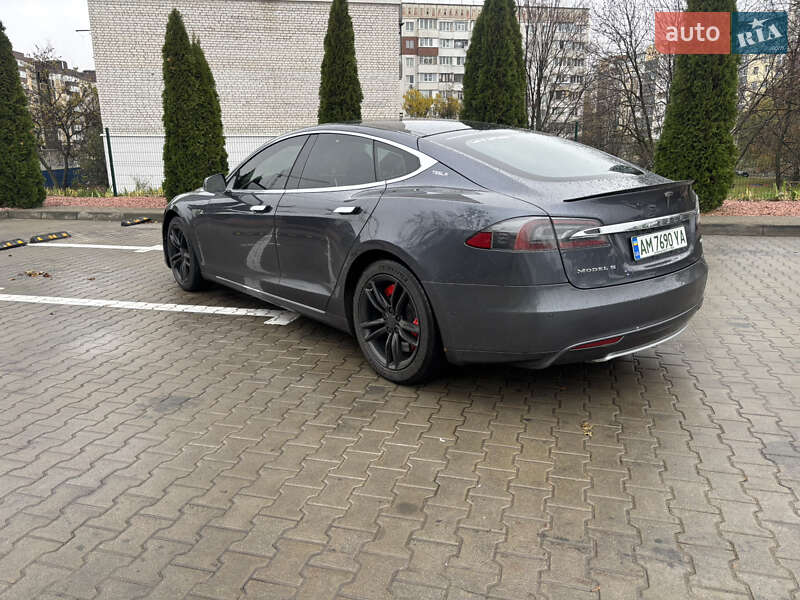 Ліфтбек Tesla Model S 2015 в Житомирі фото 4 Ліфтбек Tesla Model S 2015 в Житомирі
