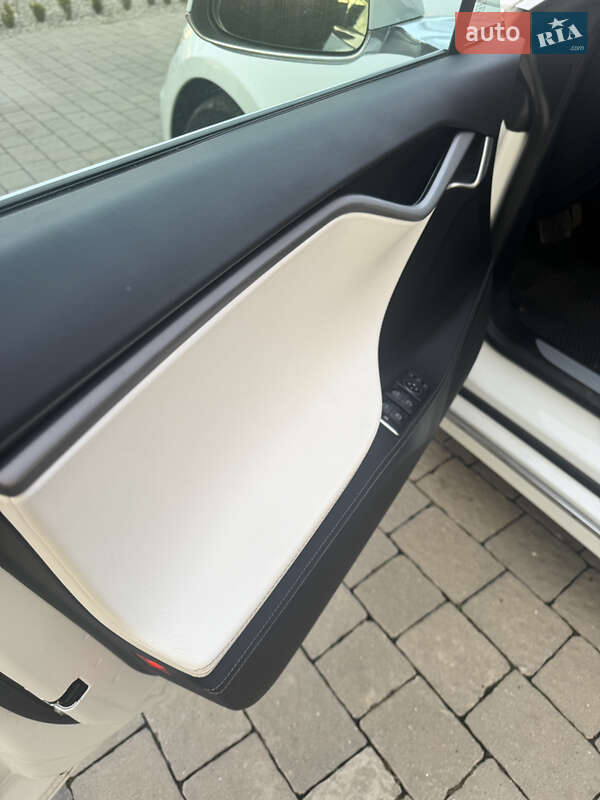 Лифтбек Tesla Model S 2019 в Ивано-Франковске фото 16 Лифтбек Tesla Model S 2019 в Ивано-Франковске