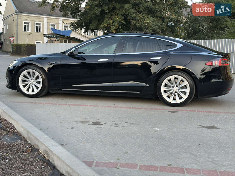Ліфтбек Tesla Model S 2017 в Львові фото 6 Ліфтбек Tesla Model S 2017 в Львові