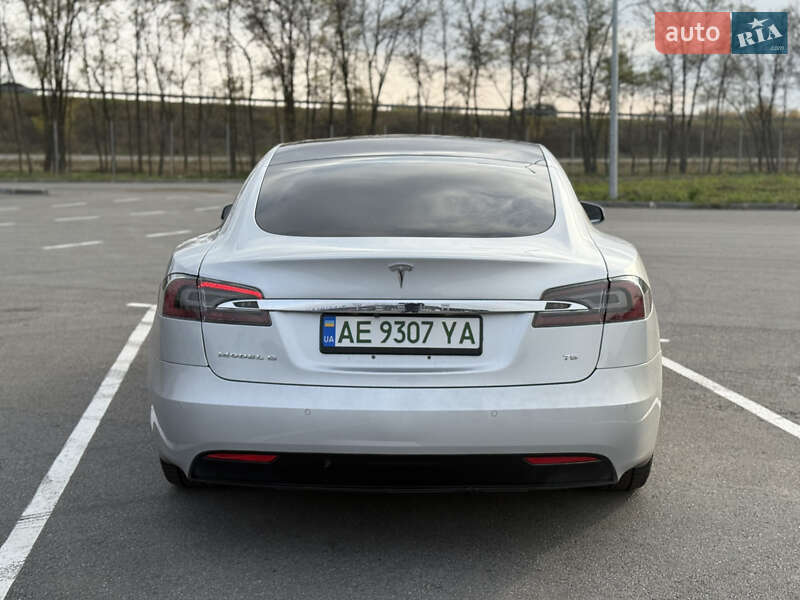 Ліфтбек Tesla Model S 2017 в Кам'янському фото 15 Ліфтбек Tesla Model S 2017 в Кам'янському