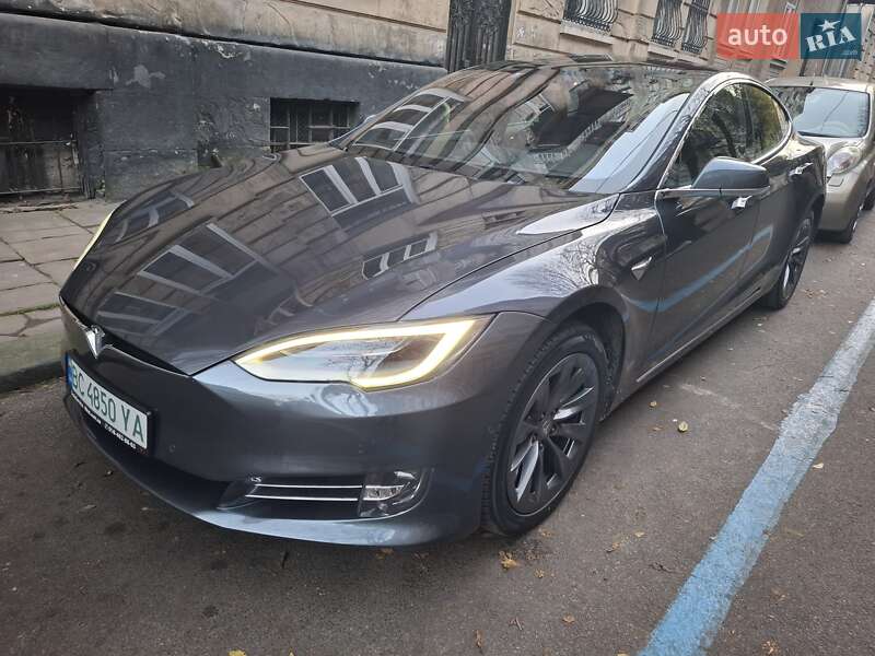 Лифтбек Tesla Model S 2017 в Львове фото 5 Лифтбек Tesla Model S 2017 в Львове