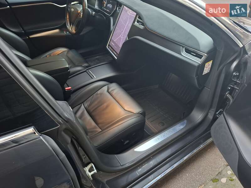 Лифтбек Tesla Model S 2017 в Львове фото 7 Лифтбек Tesla Model S 2017 в Львове
