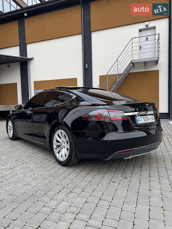 Ліфтбек Tesla Model S 2015 в Коломиї