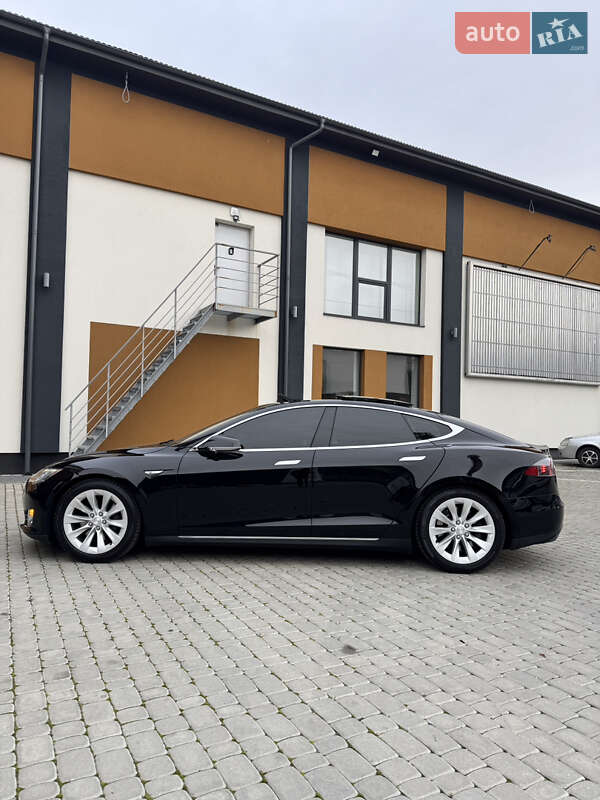 Ліфтбек Tesla Model S 2015 в Коломиї