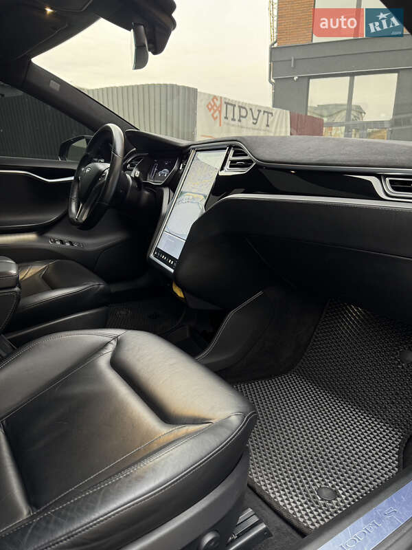 Ліфтбек Tesla Model S 2015 в Коломиї