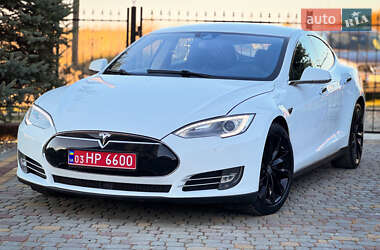 Ліфтбек Tesla Model S 2015 в Дрогобичі