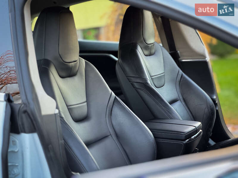 Лифтбек Tesla Model S 2015 в Дрогобыче