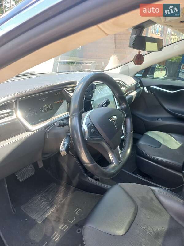 Лифтбек Tesla Model S 2014 в Киеве