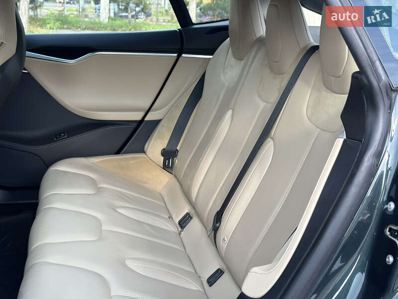 Ліфтбек Tesla Model S 2015 в Одесі