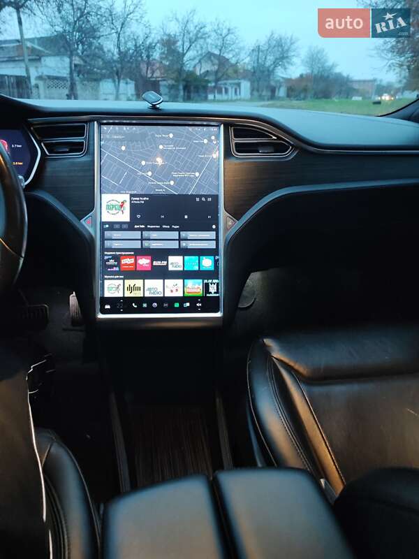 Ліфтбек Tesla Model S 2015 в Миколаєві