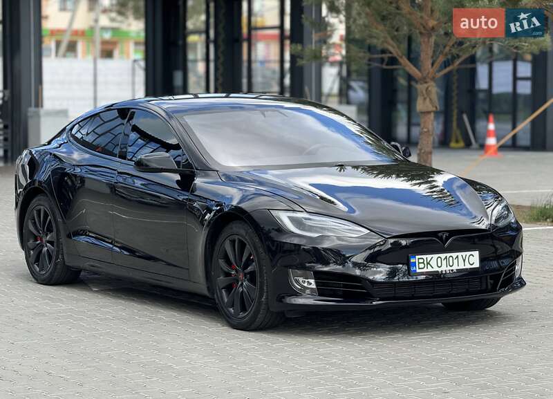 Tesla Model S 2018