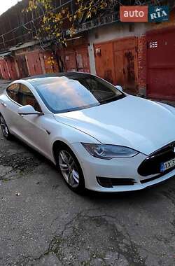 Ліфтбек Tesla Model S 2013 в Харкові