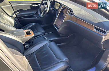 Лифтбек Tesla Model S 2017 в Черновцах