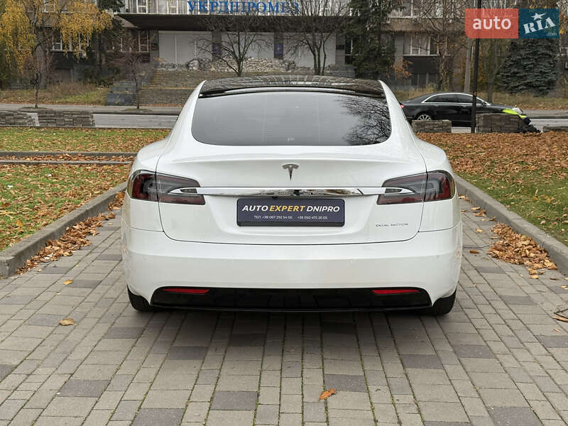 Ліфтбек Tesla Model S 2019 в Дніпрі фото 10 Ліфтбек Tesla Model S 2019 в Дніпрі
