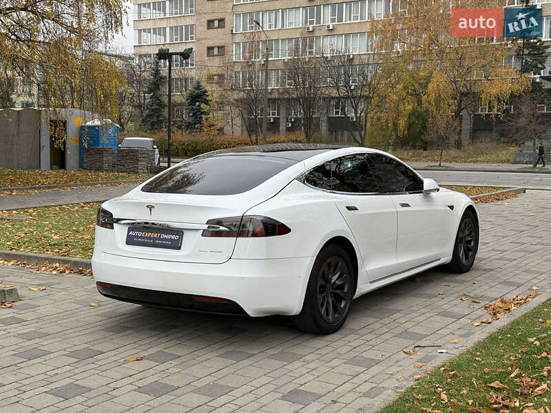 Ліфтбек Tesla Model S 2019 в Дніпрі фото 8 Ліфтбек Tesla Model S 2019 в Дніпрі