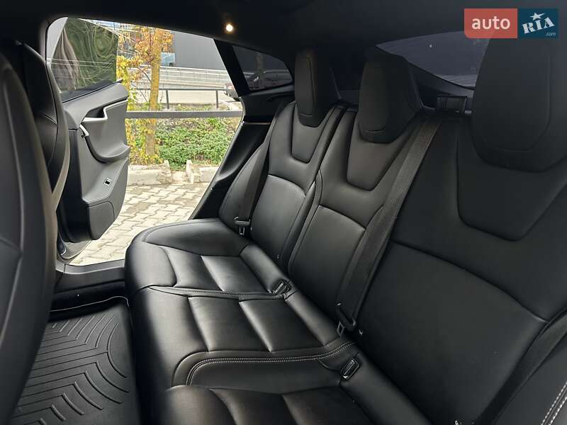 Лифтбек Tesla Model S 2018 в Киеве