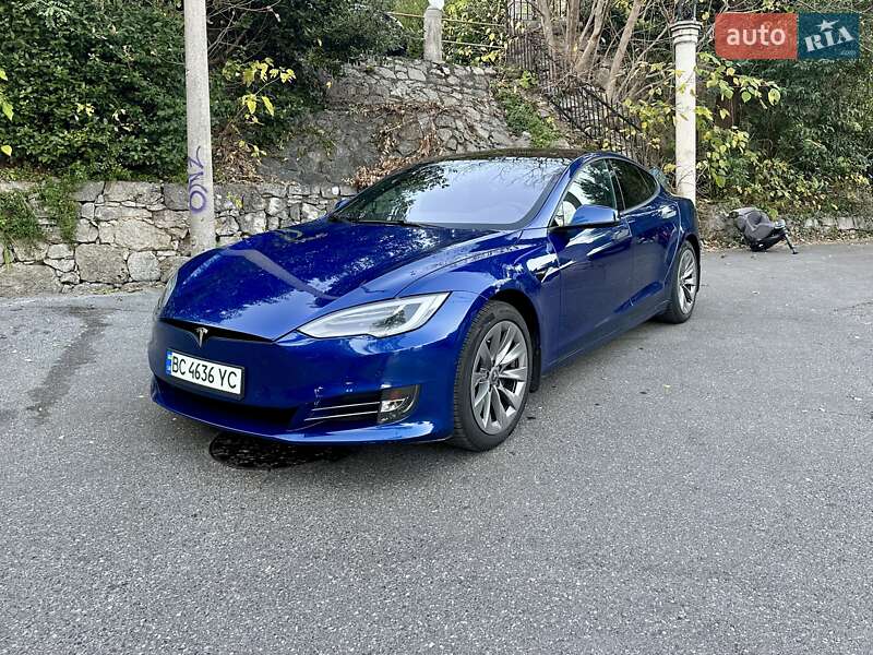 Ліфтбек Tesla Model S 2020 в Ужгороді