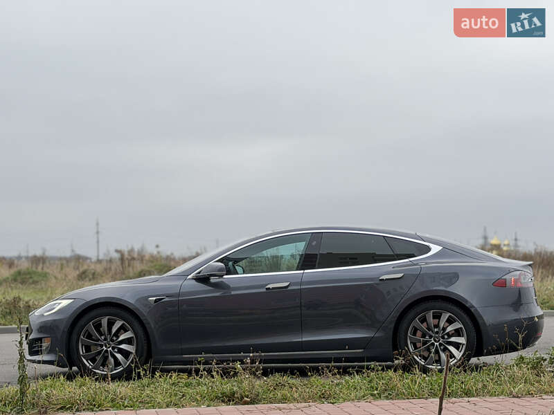 Лифтбек Tesla Model S 2018 в Виннице