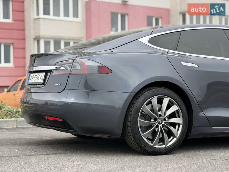 Лифтбек Tesla Model S 2018 в Виннице