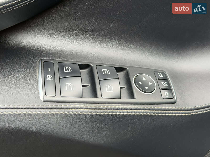 Лифтбек Tesla Model S 2018 в Виннице