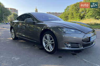 Ліфтбек Tesla Model S 2015 в Рівному