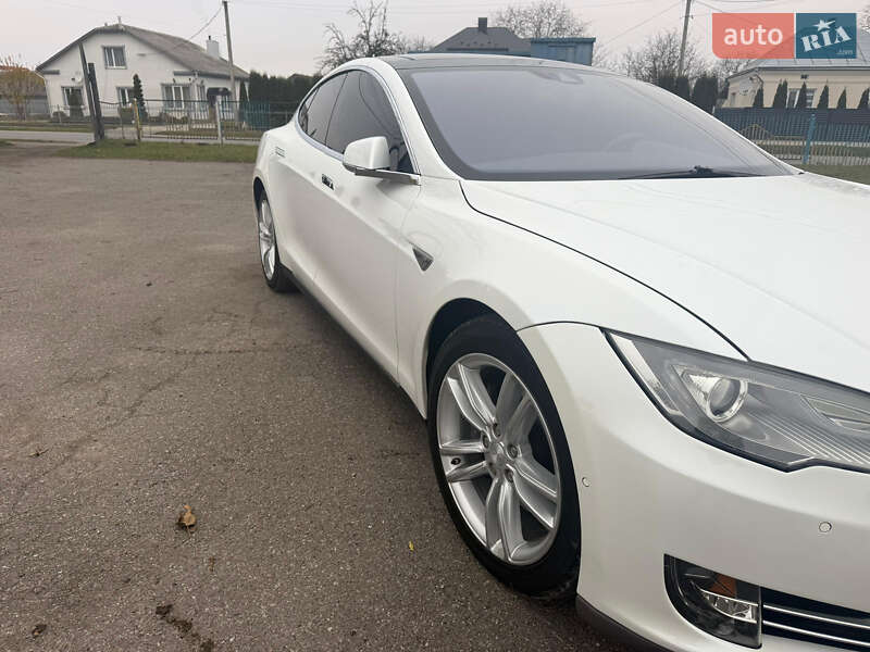 Ліфтбек Tesla Model S 2016 в Тернополі фото 10 Ліфтбек Tesla Model S 2016 в Тернополі