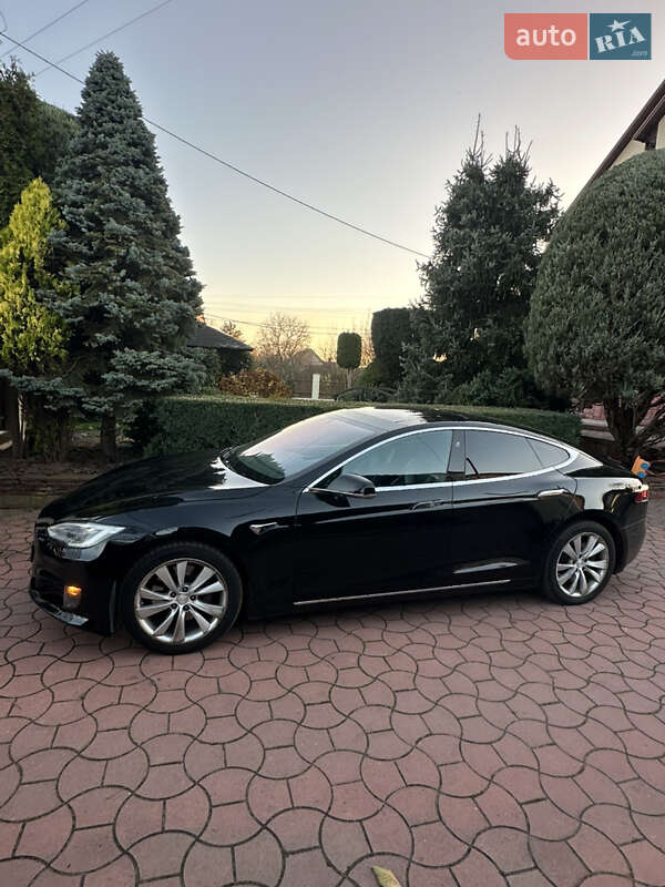 Ліфтбек Tesla Model S 2017 в Луцьку