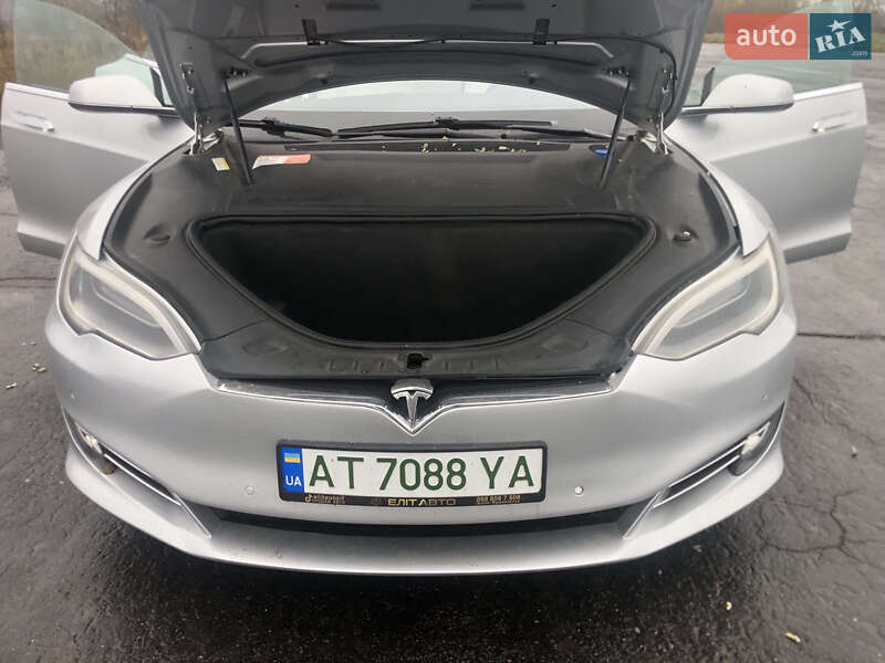 Ліфтбек Tesla Model S 2017 в Вінниці фото 6 Ліфтбек Tesla Model S 2017 в Вінниці