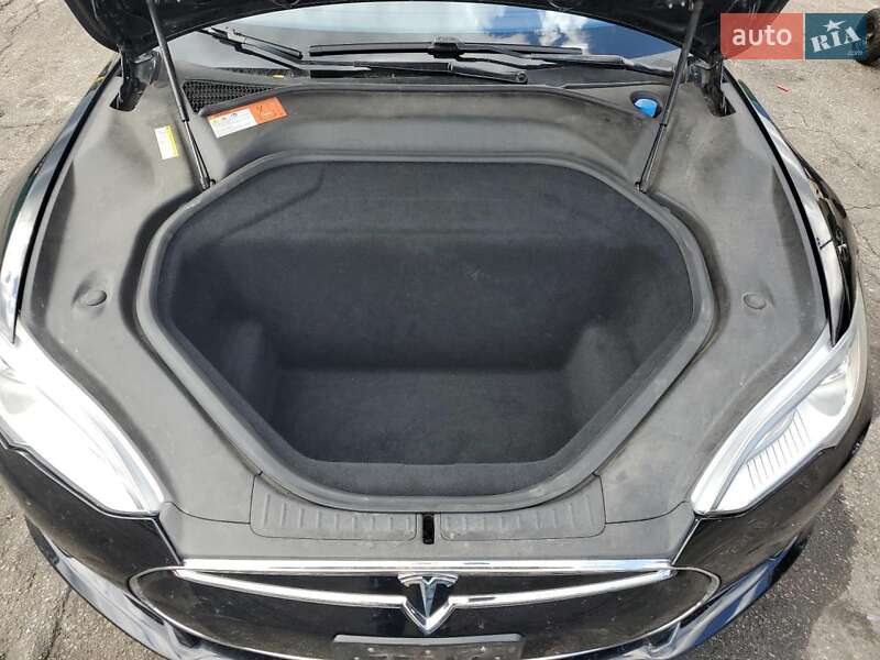 Ліфтбек Tesla Model S 2015 в Харкові фото 11 Ліфтбек Tesla Model S 2015 в Харкові