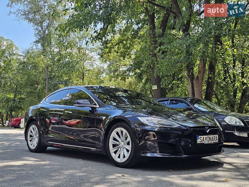 Ліфтбек Tesla Model S 2017 в Чорноморську