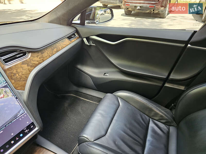 Ліфтбек Tesla Model S 2017 в Чорноморську