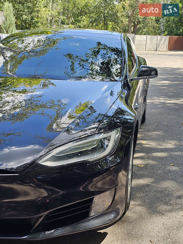 Ліфтбек Tesla Model S 2017 в Чорноморську