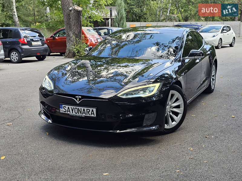 Ліфтбек Tesla Model S 2017 в Чорноморську