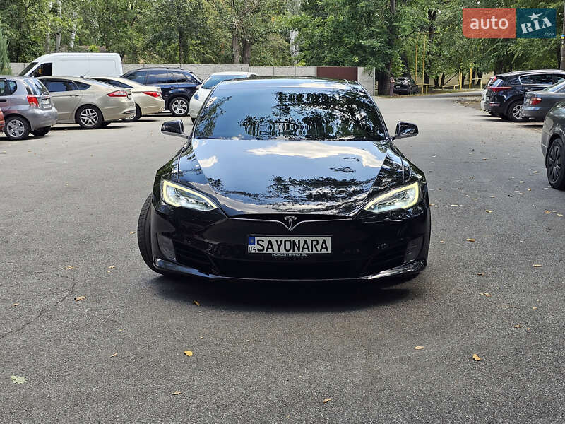 Ліфтбек Tesla Model S 2017 в Чорноморську