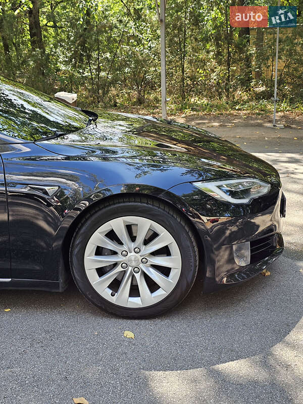 Ліфтбек Tesla Model S 2017 в Чорноморську