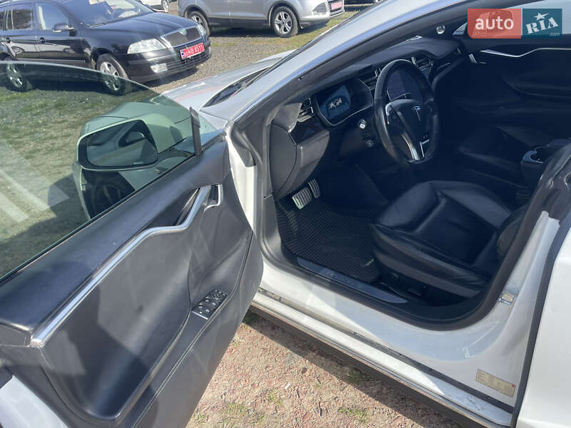 Ліфтбек Tesla Model S 2016 в Луцьку фото 9 Ліфтбек Tesla Model S 2016 в Луцьку