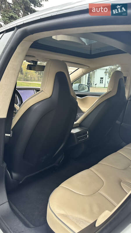 Лифтбек Tesla Model S 2013 в Одессе фото 10 Лифтбек Tesla Model S 2013 в Одессе
