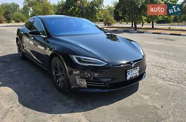 Лифтбек Tesla Model S 2019 в Запорожье