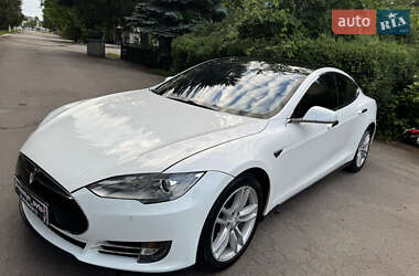 Лифтбек Tesla Model S 2014 в Умани