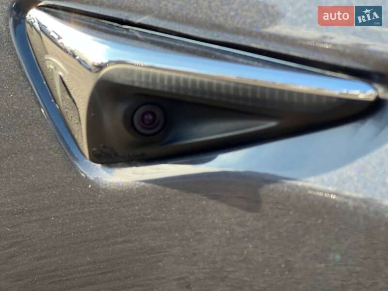 Ліфтбек Tesla Model S 2020 в Одесі