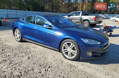 Tesla Model S 2015