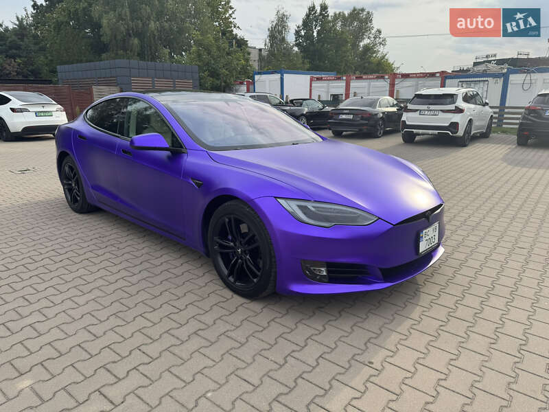 Ліфтбек Tesla Model S 2017 в Львові фото 2 Ліфтбек Tesla Model S 2017 в Львові