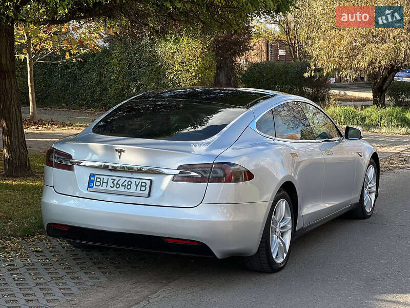 Ліфтбек Tesla Model S 2012 в Одесі фото 10 Ліфтбек Tesla Model S 2012 в Одесі