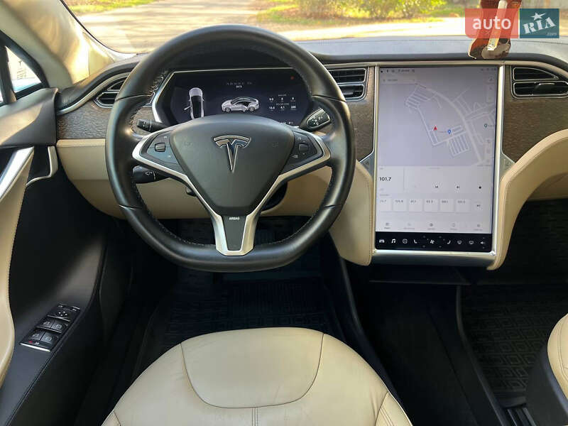 Ліфтбек Tesla Model S 2012 в Одесі фото 29 Ліфтбек Tesla Model S 2012 в Одесі