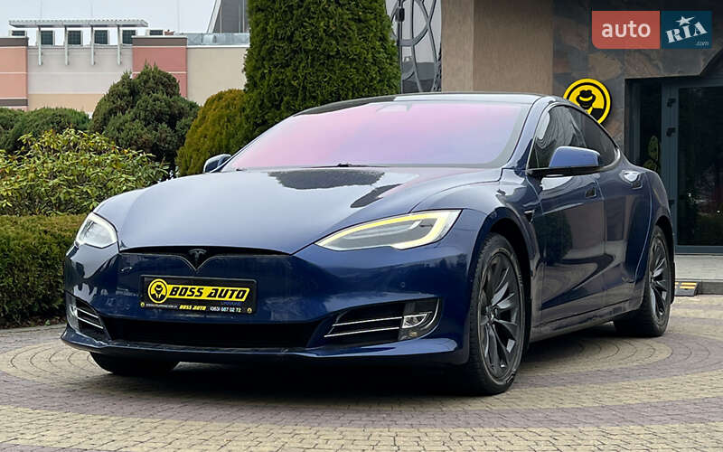 Ліфтбек Tesla Model S 2019 в Львові