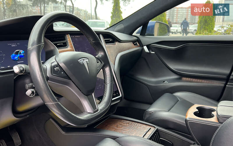 Ліфтбек Tesla Model S 2019 в Львові