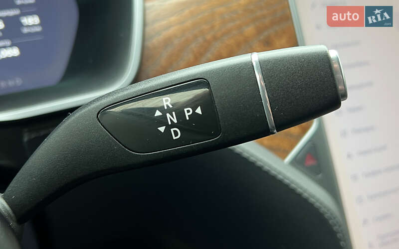 Ліфтбек Tesla Model S 2019 в Львові