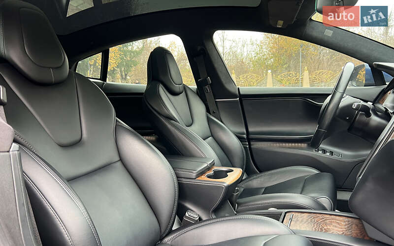 Ліфтбек Tesla Model S 2019 в Львові