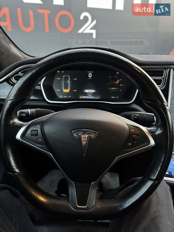 Лифтбек Tesla Model S 2015 в Львове фото 24 Лифтбек Tesla Model S 2015 в Львове