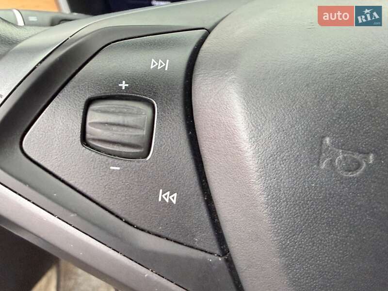 Ліфтбек Tesla Model S 2019 в Києві фото 79 Ліфтбек Tesla Model S 2019 в Києві